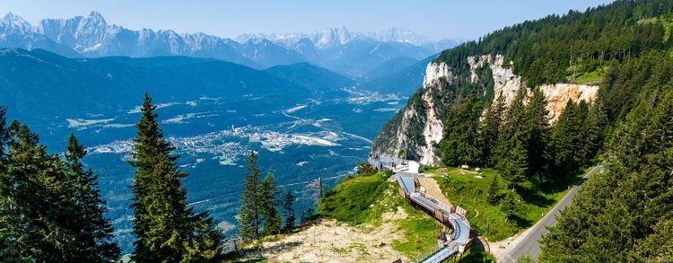 dobratsch-skywalk-sommer.jpg