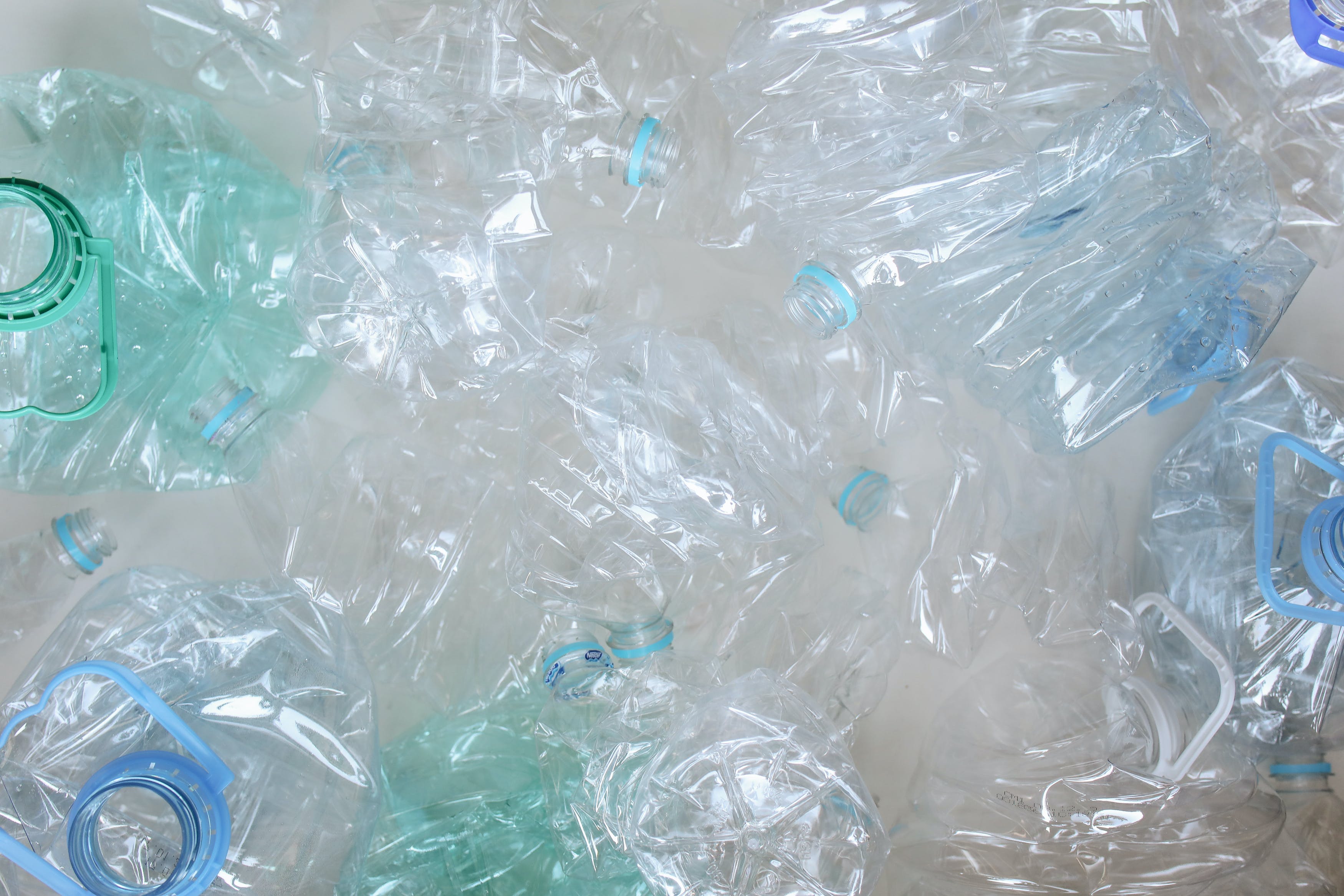 https://ow-strapi-prod-images.s3.eu-central-1.amazonaws.com/video_0006_kreislaufwirtschaft_plastikflaschen_6dabb403f3.jpg